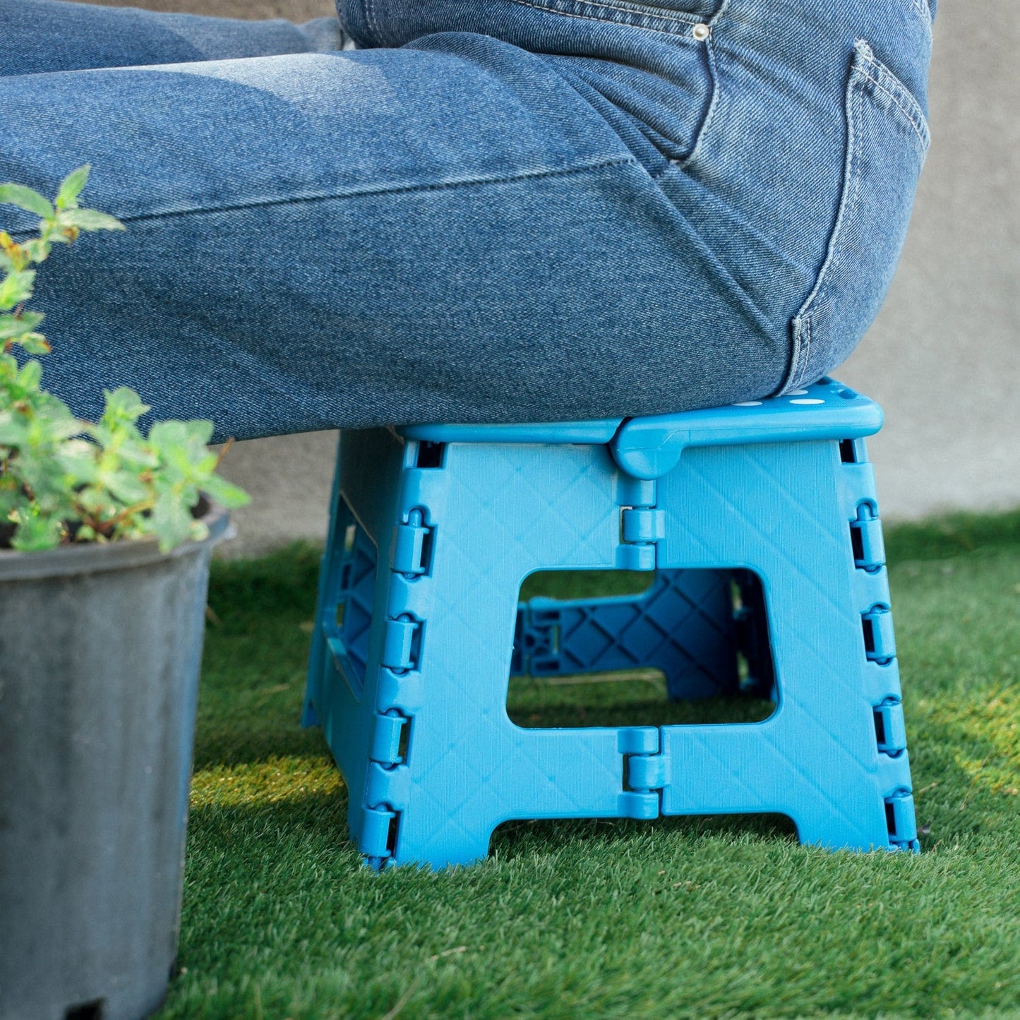 Folding Step Seat - Easy carry - Blue